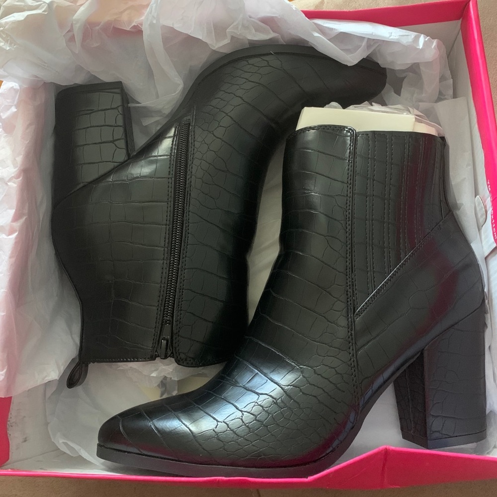 Snake Skin Black Boots